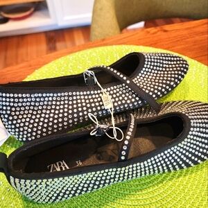 NWT Never worn sparkling flats